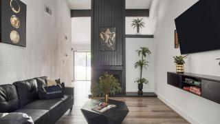 Modern Home w Shared Pool Yard Prime Location Fairlawn Lane B by AvantStay - 0