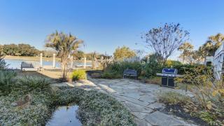 20 Morgan Place Drive by AvantStay Waterfront Home w Private Dock - 2
