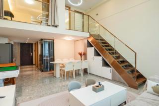 Extra-large, luxurious three-bedroom, two-bathroom apartment in Bantian, near Shenzhen North Huawei Tianan Cloud Valley - 1