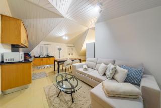 Banda Além Apartment by Mth - 6