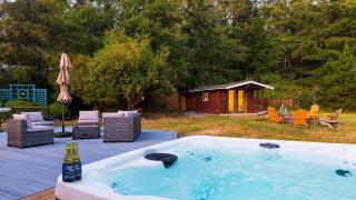 Lodge at Deception Pass by AvantStay Trails Hot Tub Walk to Cornet Bay - 9
