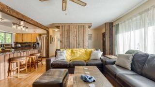 Lodge at Deception Pass by AvantStay Trails Hot Tub Walk to Cornet Bay - 3