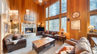 Northstar Haven by AvantStay Cozy-Chic Retreat Near Lake Tahoe Downtown Truckee - 3