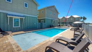 Ridley Retreat Community Pool Mins to the Beach Corpus Christi Port A - 9