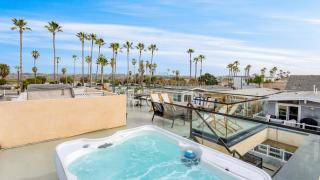 Velvet Sand I by AvantStay Steps to Newport Beach Private Rooftop w Outdoor Kitchen Hot Tub - 0