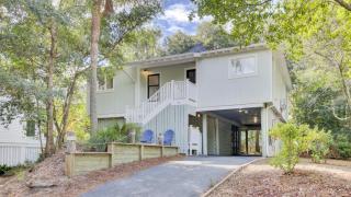 10 Sandcrab Court by AvantStay Beautiful Home w Deck Walk to the Beach - 0