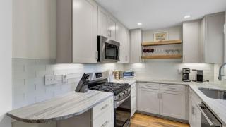 10 Sandcrab Court by AvantStay Beautiful Home w Deck Walk to the Beach - 1