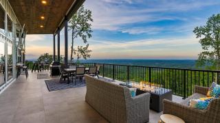 Grand Vista Retreat Luxury Group Retreat w Indoor Pool Arcade 56-Mile Views - 0