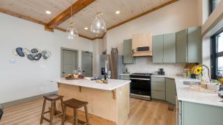 Grand Vista Retreat Luxury Group Retreat w Indoor Pool Arcade 56-Mile Views - Sevierville - 1