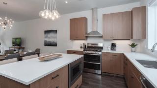 Luxe 4BDR w Balcony Parking 10 Mins to Broadway 9th Avenue by AvantStay - 1