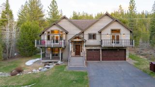 Meyers Meadow by AvantStay Hot Tub Large Deck - 0