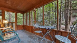 Lakeside Cabin w Hot Tub Fireplace Near Dollywood Trails Smoky Shores Retreat by AvantStay - 2