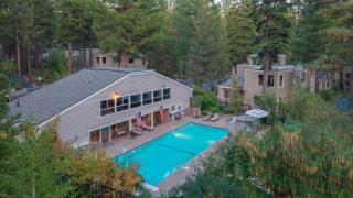Near Ski Beach Hiking Trails Clubhouse Pool Hot Tub Access Juanita Blue by AvantStay - 9