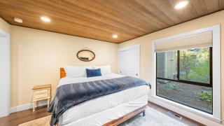 Near Ski Beach Hiking Trails Clubhouse Pool Hot Tub Access Juanita Blue by AvantStay - 6