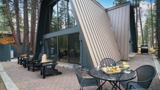 Alder by AvantStay Moody Retreat: Patio Hot Tub in Sunriver - Sunriver - 9