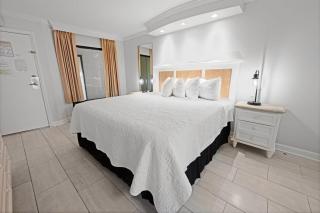 KING Honeymoon Suite Pools at Caravelle Resort! - 7