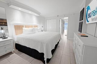 KING Honeymoon Suite Pools at Caravelle Resort! - 1