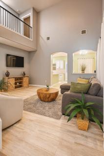 Modern Family Retreat, 4BR Home, Fast WiFi, Parking, Less than 15 mins from Austin - 0