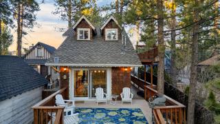 Waterfront Big Bear Cabin w Hot Tub Private Dock Firepit Lakeside on Lagunita - 9
