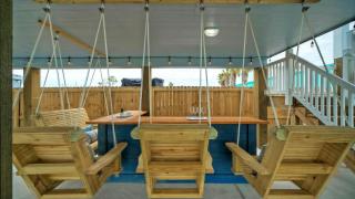 Priv Pool Swing Bar Ping-Pong Walk to Town Once Upon A Tide by AvantStay - 9