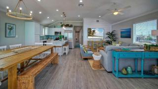 Priv Pool Swing Bar Ping-Pong Walk to Town Once Upon A Tide by AvantStay - 4