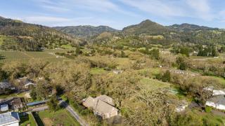 Valley of the Moon by AvantStay Tranquil Escape Large Yard w Hot Tub Fire Pit - 3