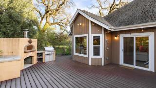 Valley of the Moon by AvantStay Tranquil Escape Large Yard w Hot Tub Fire Pit - 2