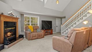 Chalet on Chalet by AvantStay Bright Cabin w Deck Fire Pit Near Lake - 6