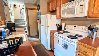 Frost Hollow by AvantStay Deck w Grill Game Room Loft - White Haven - 3