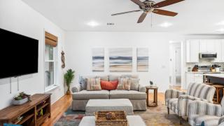 Dolphin Days by AvantStay Pool 0.2mi to Beach - 4