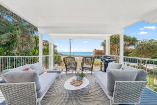 Miss Beachy - Steps from the Sea - 3