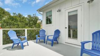 17 Marsh Island Lane by AvantStay Modern Home w Amazing Views - 4