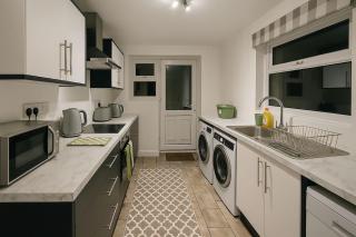 Long Eaton Cosy Homestay Close to Town & Station - 8