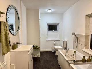 Long Eaton Cosy Homestay Close to Town & Station - 3