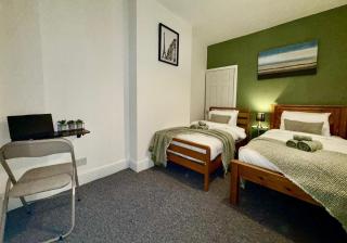 Long Eaton Cosy Homestay Close to Town & Station - 2