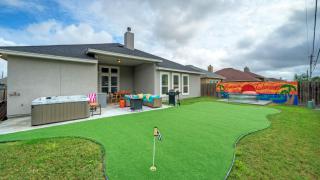 Graford by AvantStay Hot Tub Firepit Mini Putt - 0