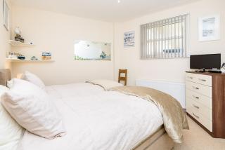 Heart of Looe Apartment - 2