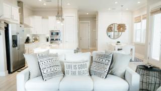 Arcade Bar Prominence Resort Pool and Gym Access Close to Beach Sea Happy - Watersound Beach - 6