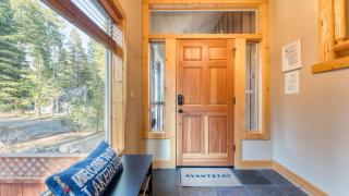 Washoe Chalet by AvantStay Game Room Hot Tub Putting Green Fire Pit - 5