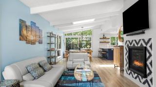 Stone Lagoon by AvantStay Steps to the Beach Backyard Oasis - 2