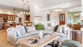 Pool Views Hot Tub Fire Pit Arcade Vista Clara by AvantStay - 3