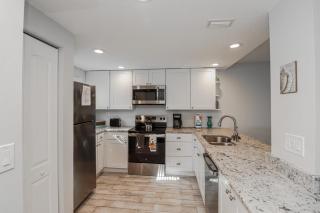 Ocean Village Club O11 - 2