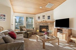 Fairway Village 8 - 0