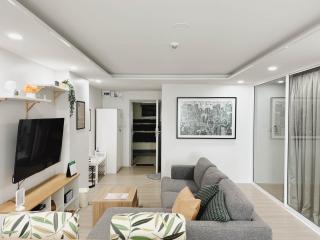 Silom Hideaway 27 Floor City View, 4-min to BTS - 6