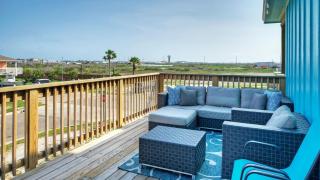 Newly Built Outdoor Living View Boat Parking 50 Shades of Blue by AvantStay - 9