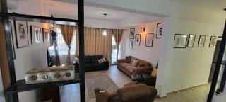 3 bedroom fully furnished modern retro appartment in the CBD - 0