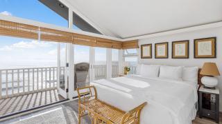 Unbeatable Beachfront Bliss w Ocean Views Luxe Interiors Patio Beach Road - 6
