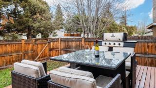 Old Mill Getaway by AvantStay Private Backyard w Hot Tub - 8