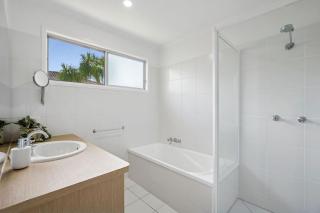 Pipi Beach House Coastal Escape Coolum Beach - 1