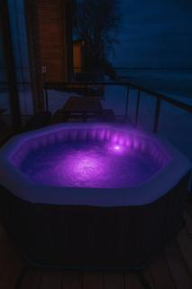 Rice Lake #8 2-BDR Lakefront Cottage - 0